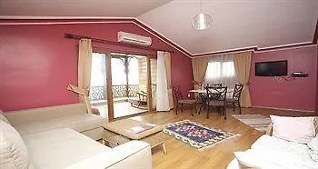 Aparthotel Balat Suites 3*