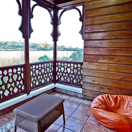 Aparthotel Balat Suites 3*