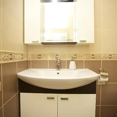 Aparthotel Balat Suites 3*