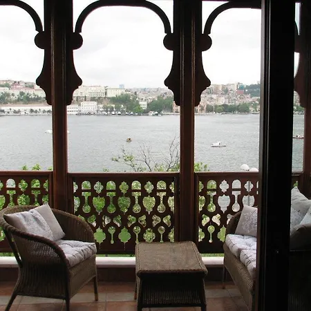 Aparthotel Balat Suites